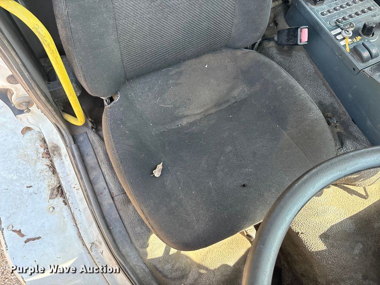 image for item EA7564 2002 Sterling SC8000 sweeper