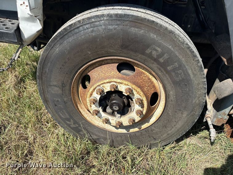 image for item EA7564 2002 Sterling SC8000 sweeper