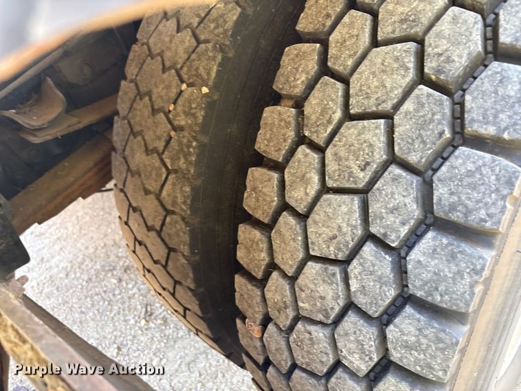 image for item EA7564 2002 Sterling SC8000 sweeper