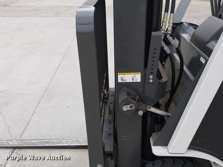 image for item EC1191 2017 UniCarriers CFS40 forklift