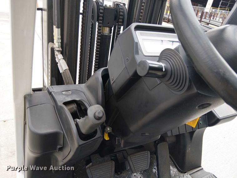 image for item EC1191 2017 UniCarriers CFS40 forklift