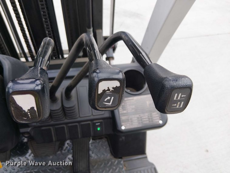 image for item EC1191 2017 UniCarriers CFS40 forklift