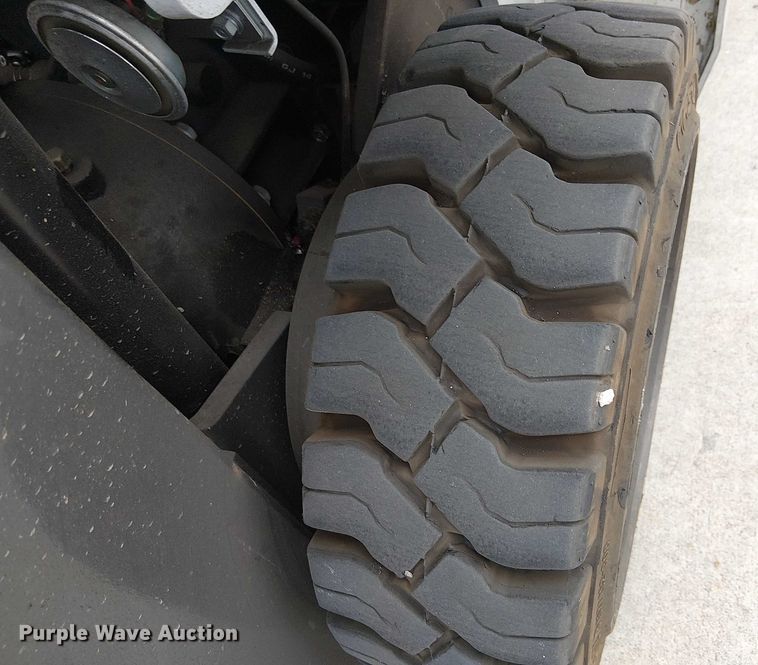 image for item EC1191 2017 UniCarriers CFS40 forklift