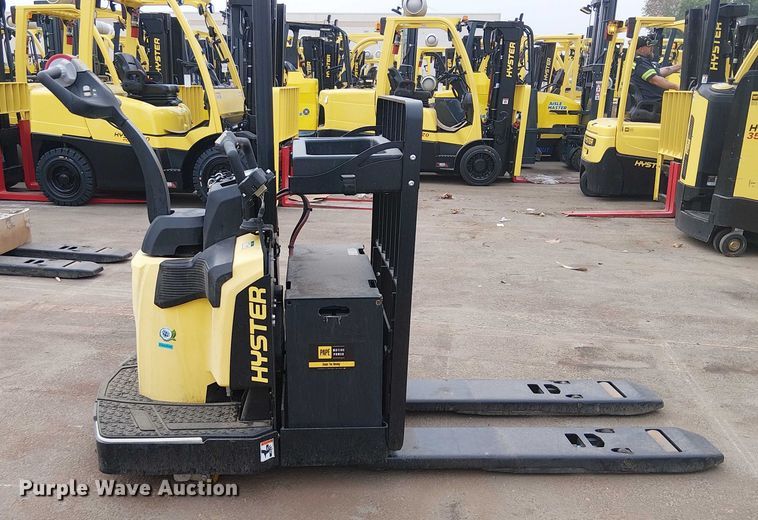image for item EC1218 2023 Hyster B60ZAC2 pallet jack