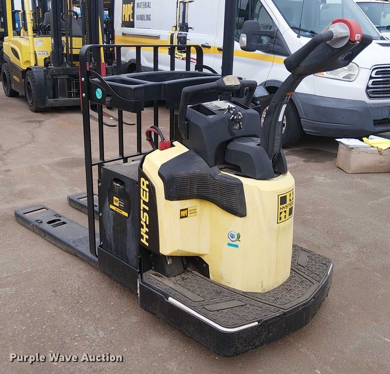 image for item EC1218 2023 Hyster B60ZAC2 pallet jack