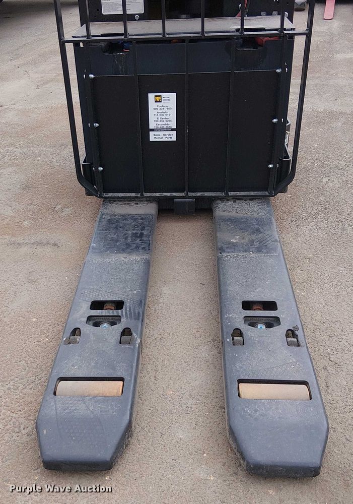 image for item EC1218 2023 Hyster B60ZAC2 pallet jack