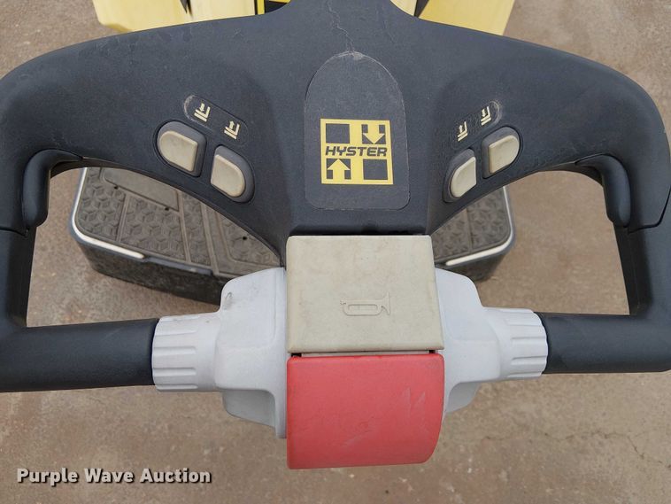 image for item EC1218 2023 Hyster B60ZAC2 pallet jack