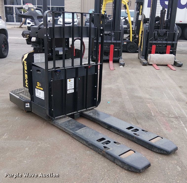 image for item EC1219 2023 Hyster B60ZAC2 pallet jack