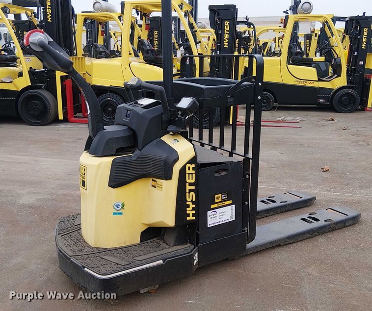 image for item EC1219 2023 Hyster B60ZAC2 pallet jack