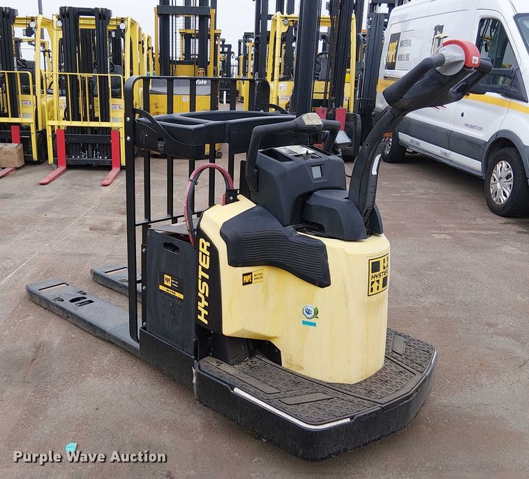 image for item EC1219 2023 Hyster B60ZAC2 pallet jack