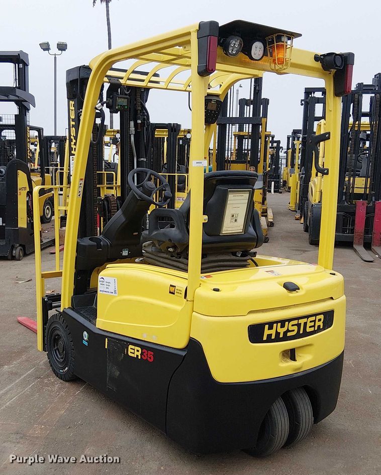image for item EC1220 2023 Hyster J35XNT forklift