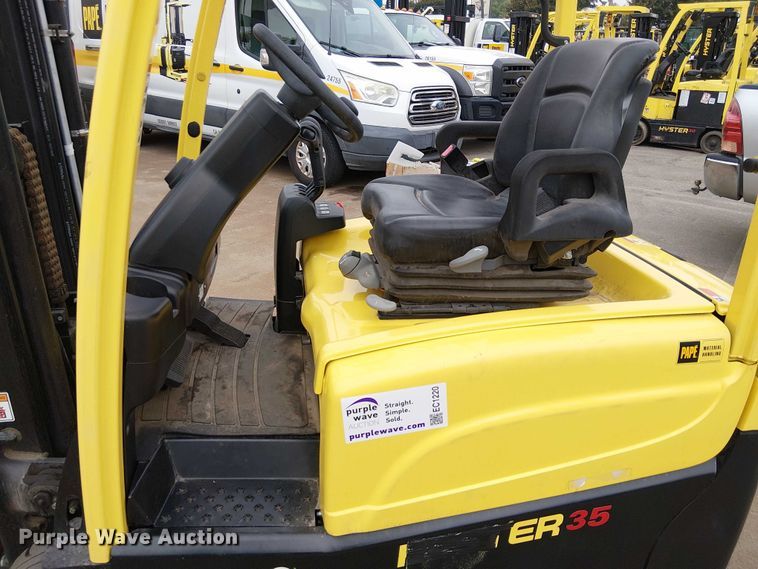 image for item EC1220 2023 Hyster J35XNT forklift