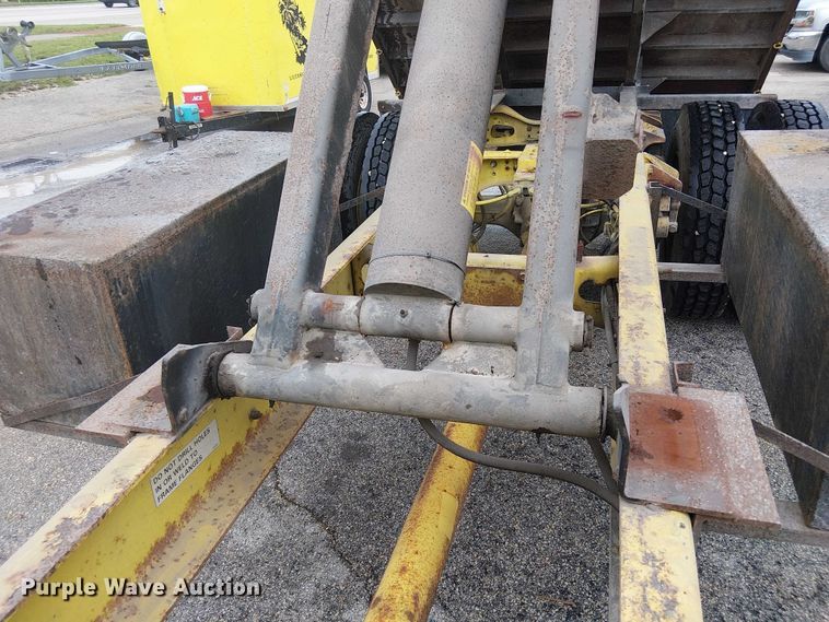 image for item EC3824 2007 International 4300 dump truck