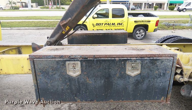 image for item EC3824 2007 International 4300 dump truck