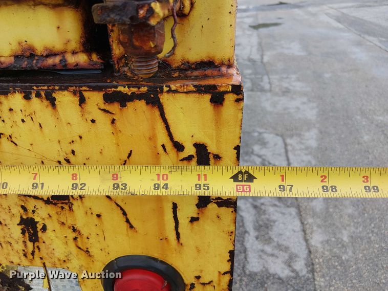 image for item EC3824 2007 International 4300 dump truck