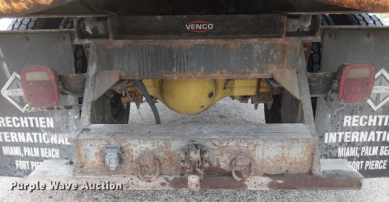 image for item EC3824 2007 International 4300 dump truck