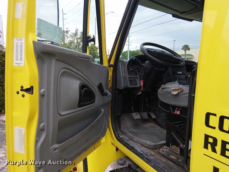 image for item EC3824 2007 International 4300 dump truck