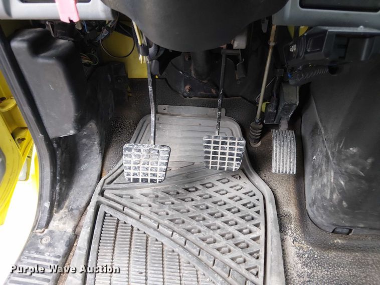 image for item EC3824 2007 International 4300 dump truck