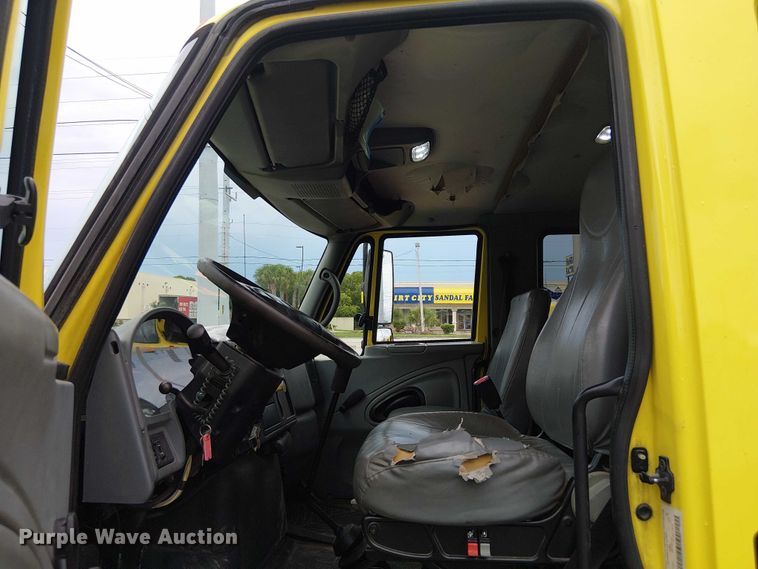 image for item EC3824 2007 International 4300 dump truck