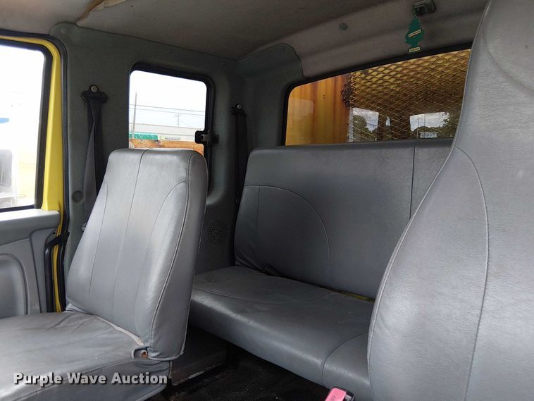 image for item EC3824 2007 International 4300 dump truck