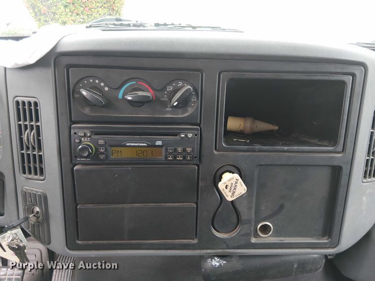 image for item EC3824 2007 International 4300 dump truck