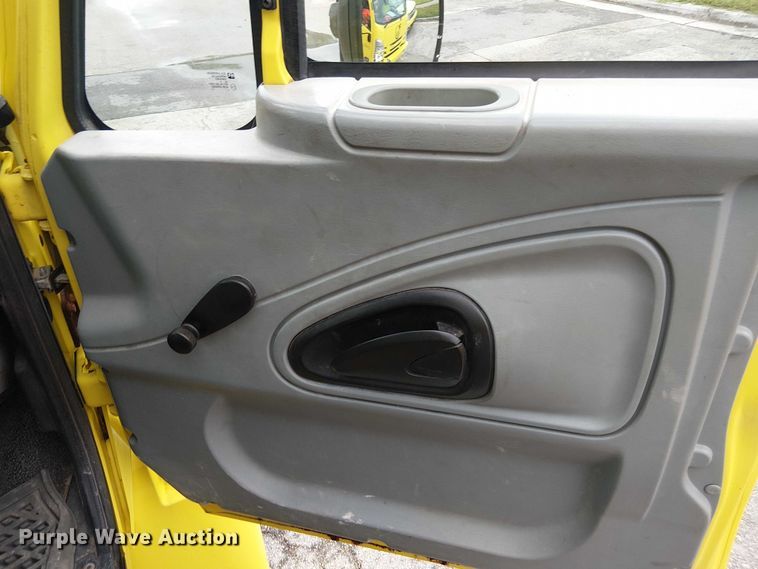 image for item EC3824 2007 International 4300 dump truck