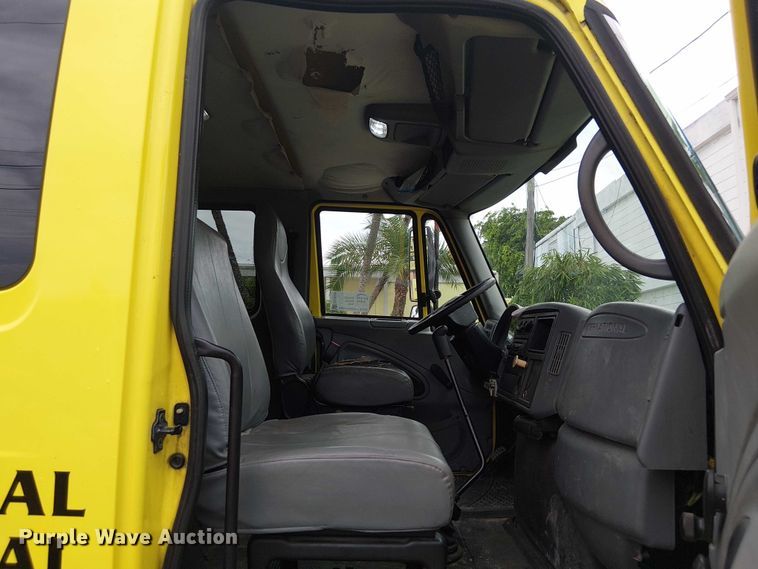 image for item EC3824 2007 International 4300 dump truck