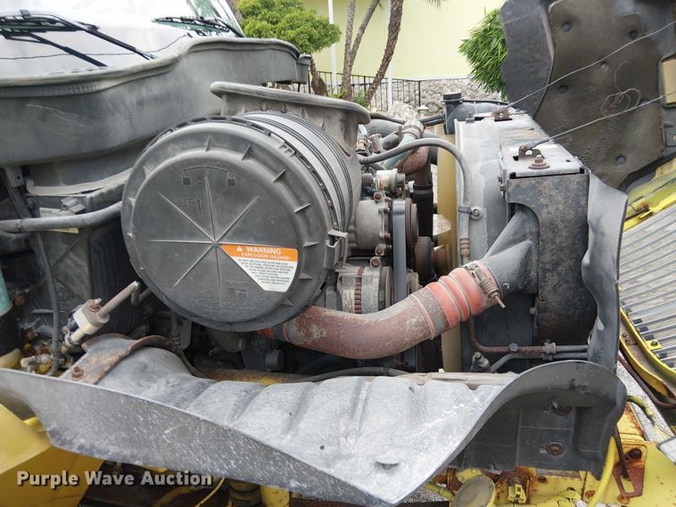 image for item EC3824 2007 International 4300 dump truck