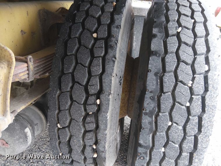 image for item EC3824 2007 International 4300 dump truck