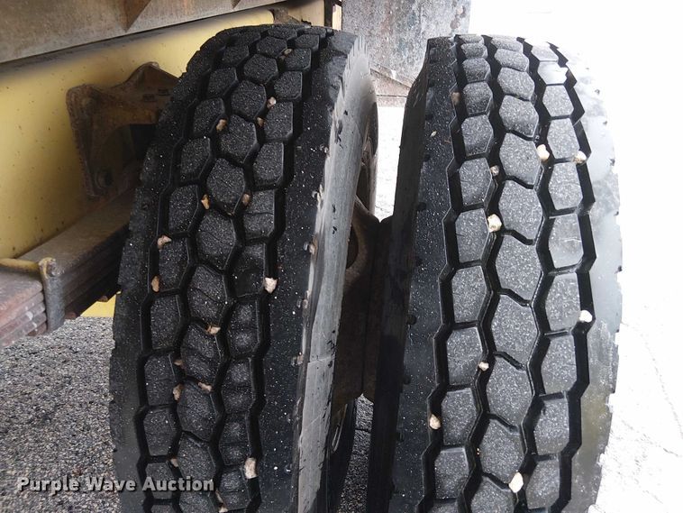 image for item EC3824 2007 International 4300 dump truck