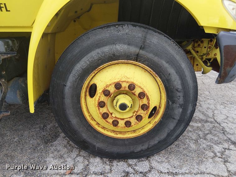 image for item EC3824 2007 International 4300 dump truck