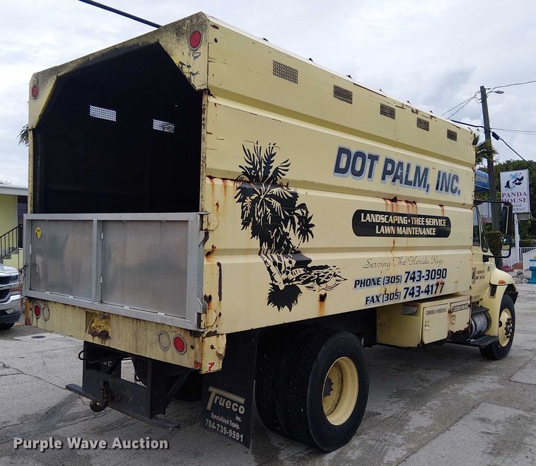 image for item EC3825 2006 International 4300 chipper truck