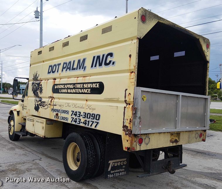 image for item EC3825 2006 International 4300 chipper truck