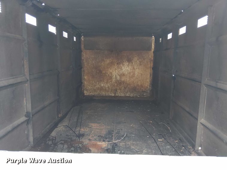 image for item EC3825 2006 International 4300 chipper truck