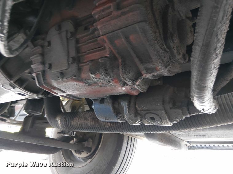 image for item EC3825 2006 International 4300 chipper truck