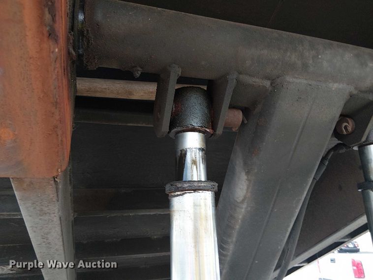 image for item EC3825 2006 International 4300 chipper truck