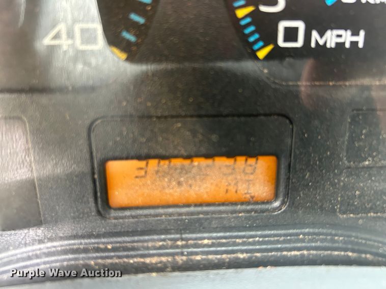 image for item EC3825 2006 International 4300 chipper truck