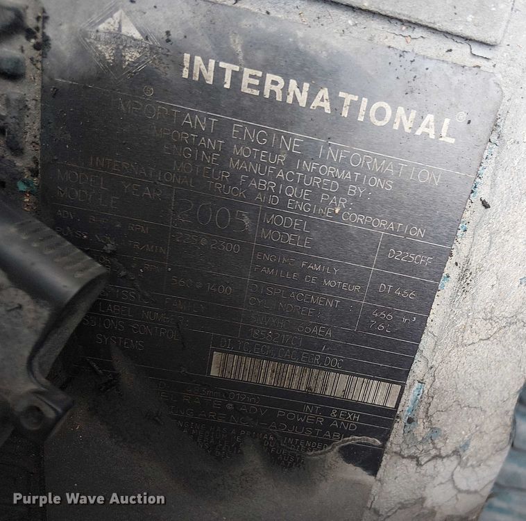 image for item EC3825 2006 International 4300 chipper truck