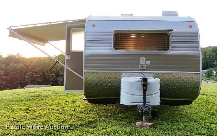 image for item EC3849 2017 Riverside Retro 177SE White Water camper