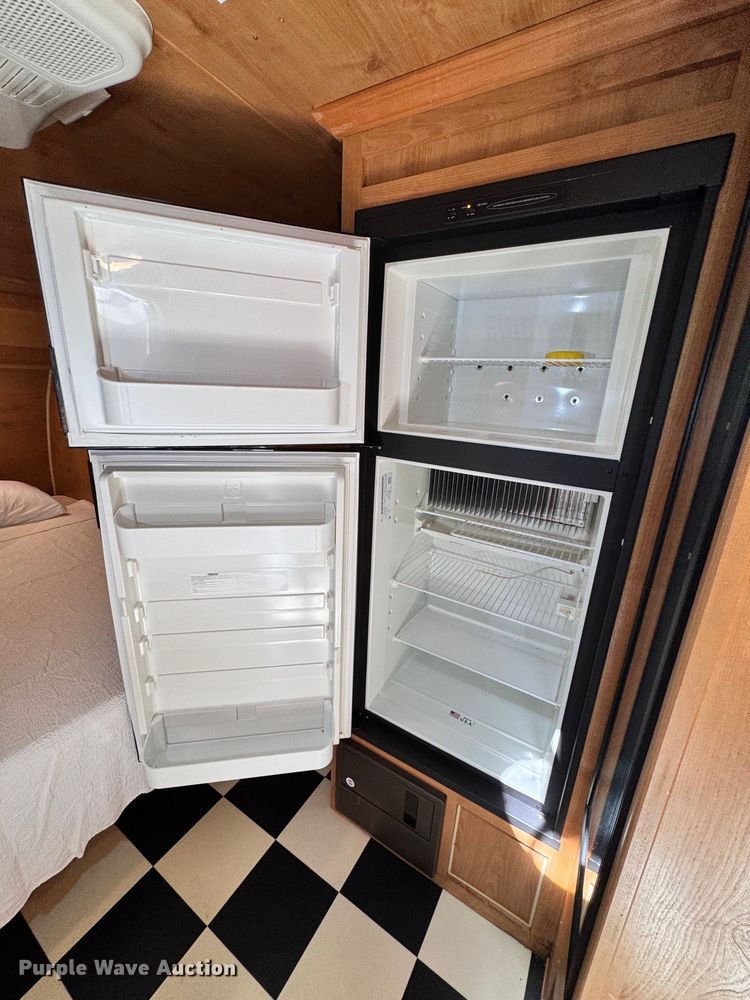 image for item EC3849 2017 Riverside Retro 177SE White Water camper