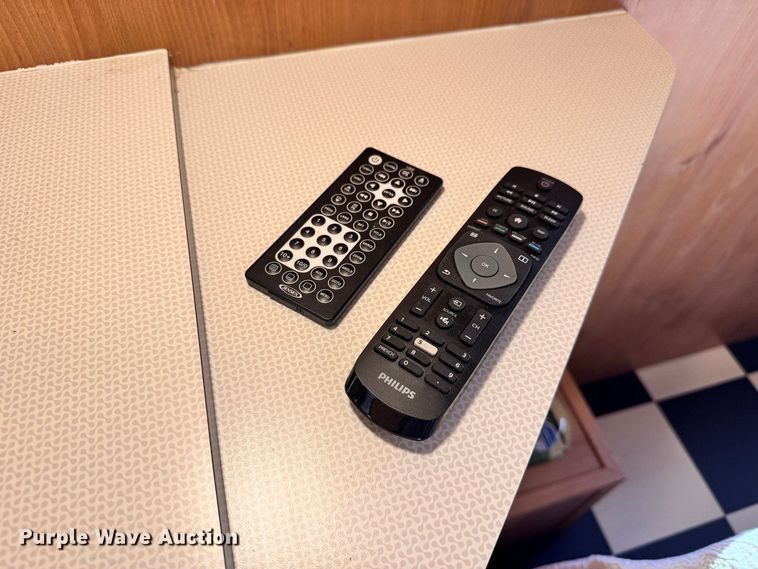 image for item EC3849 2017 Riverside Retro 177SE White Water camper