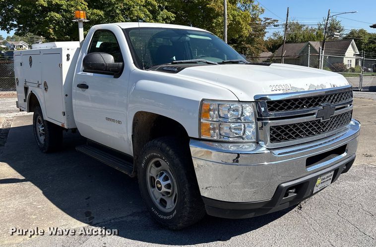 image for item EC4430 2013 Chevrolet Silverado 2500HD utility bed pickup truck