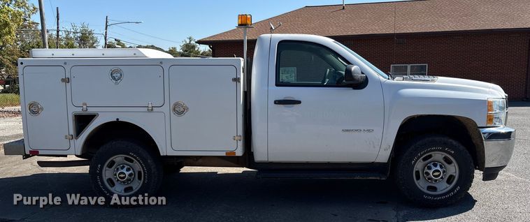 image for item EC4430 2013 Chevrolet Silverado 2500HD utility bed pickup truck