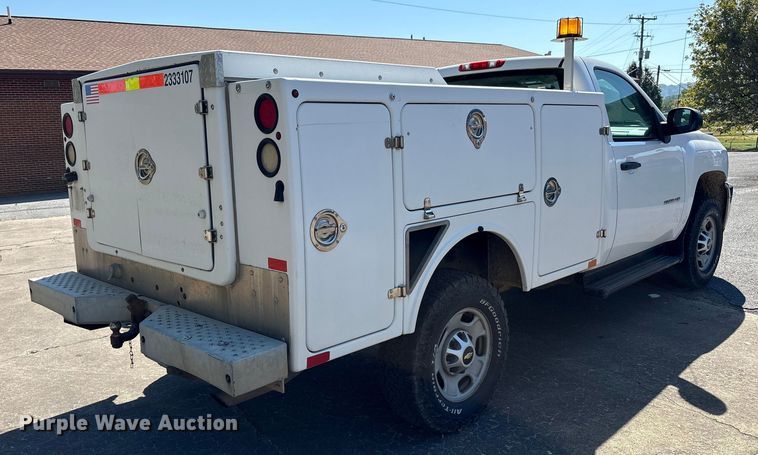 image for item EC4430 2013 Chevrolet Silverado 2500HD utility bed pickup truck