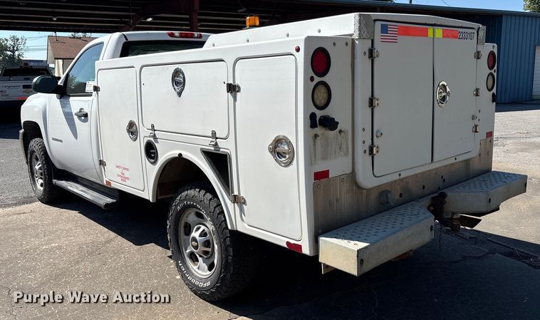 image for item EC4430 2013 Chevrolet Silverado 2500HD utility bed pickup truck