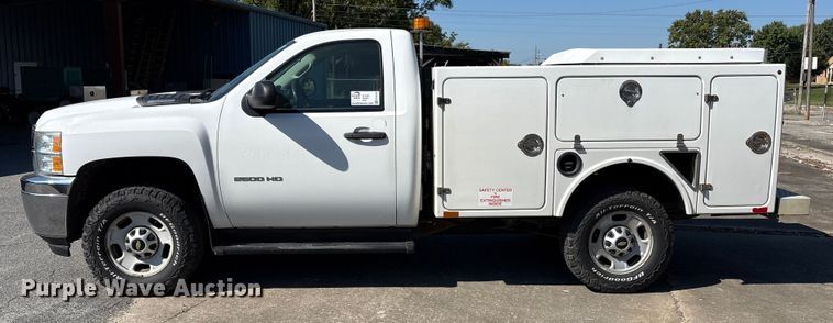 image for item EC4430 2013 Chevrolet Silverado 2500HD utility bed pickup truck