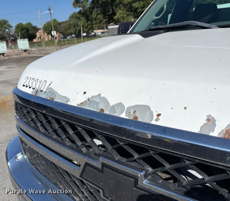 image for item EC4430 2013 Chevrolet Silverado 2500HD utility bed pickup truck