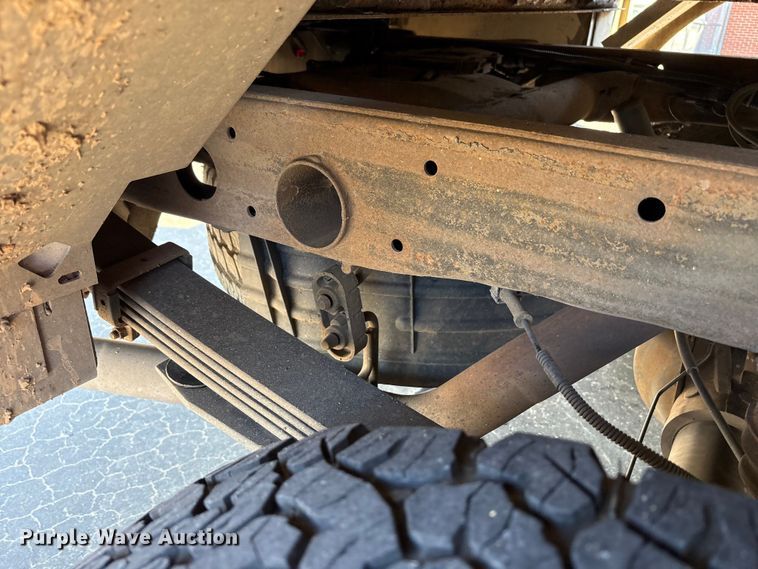 image for item EC4430 2013 Chevrolet Silverado 2500HD utility bed pickup truck