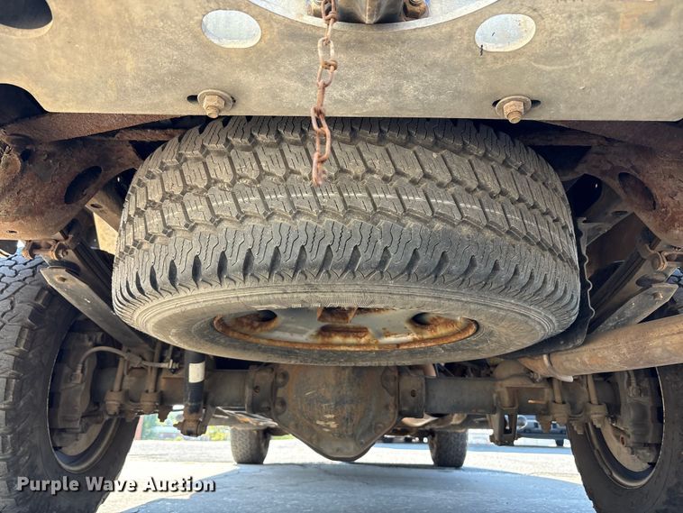 image for item EC4430 2013 Chevrolet Silverado 2500HD utility bed pickup truck