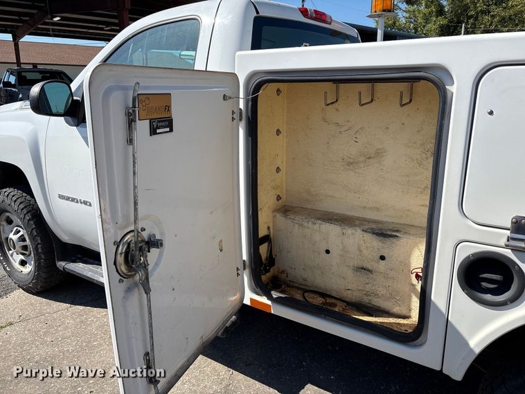 image for item EC4430 2013 Chevrolet Silverado 2500HD utility bed pickup truck